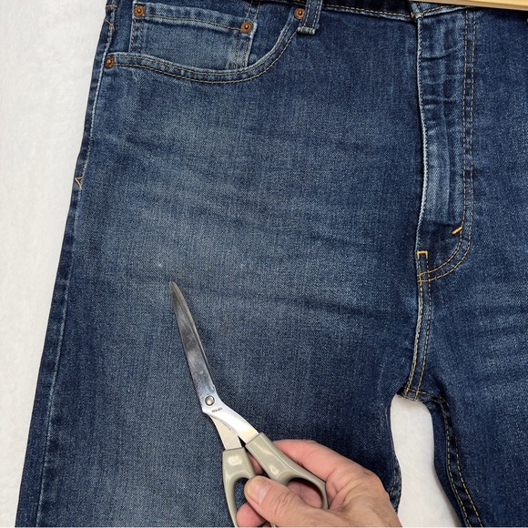 Levi’s 505 Blue Jeans Men’s 38x34 Regular Fit 5 Pocket Red Tag - Picture 8 of 16